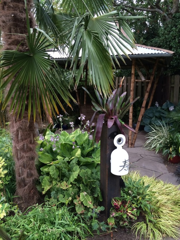 Here are a few bell and post shots done by my friend and welder/metal worker extraordinaire, Scott Vanderpool.  He's the man to talk to if you 'need' a custom built still for distilling your alcoholic beverage of choice.